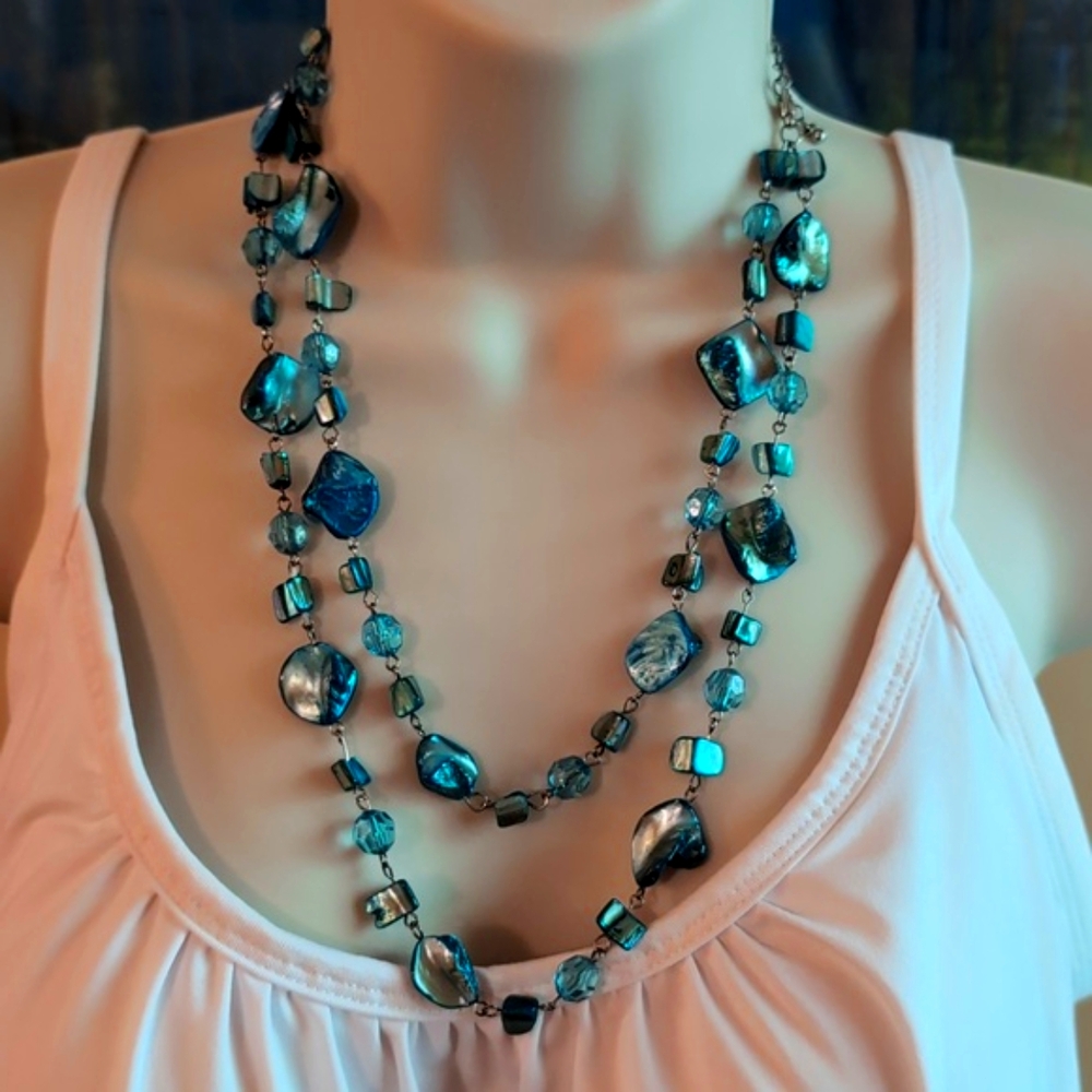 Unbranded Blue Dyed Abalone Shell Necklace With Matching Earrings